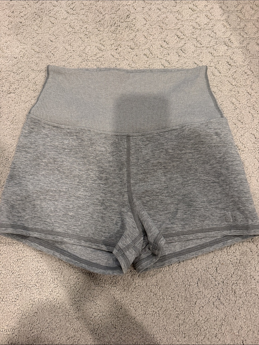 ALO Yoga XS Like New High-Waist Grey Women’s Active Shorts
